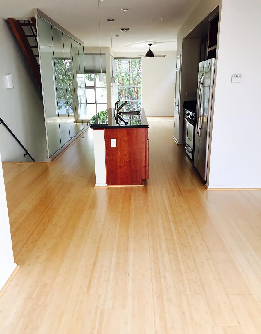 2 bed, 2.5 bath, 1300 sqft, $4,500 — Photo 2