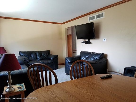 3rd image of 616 N Francis Ave