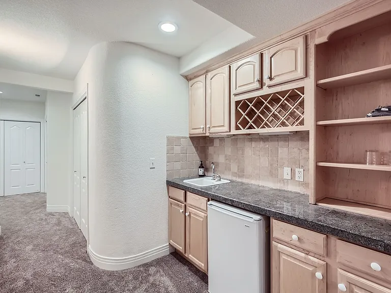 7215 Spring Creek Cir — Photo 27