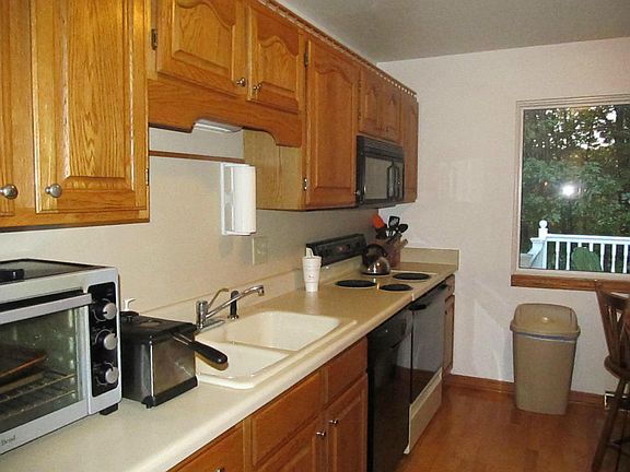 2nd image of 1427 Abbey Cir