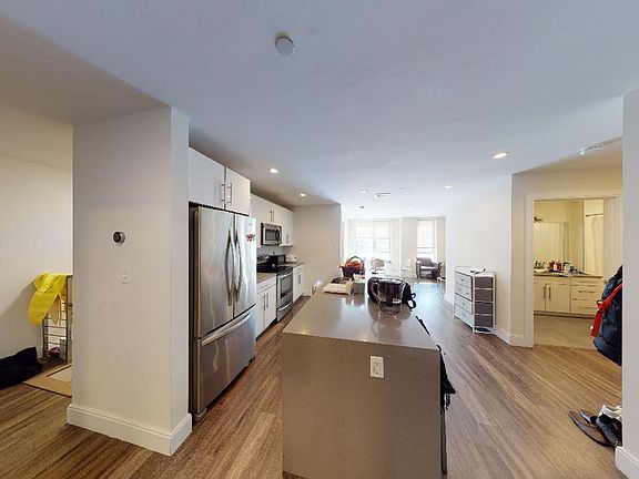 2nd image of 1065 Tremont St #103