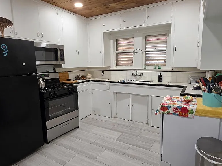 5023 Avenue N 1/2 — Photo 11