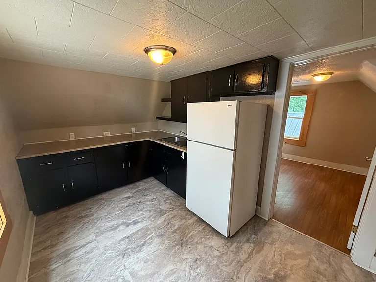 211 E High St #2 — Photo 2