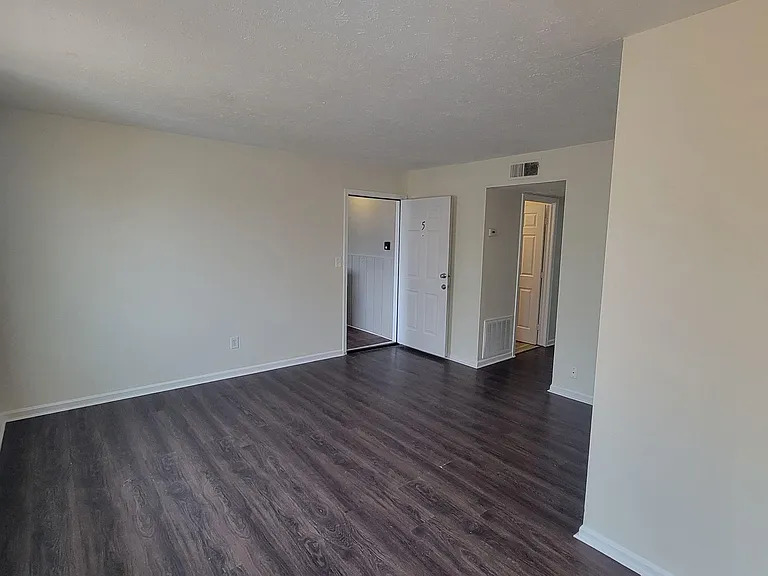 6508 Hackel Dr — Photo 3