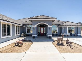 9735 Elsinore Rd, Oak Hills, CA 92344
