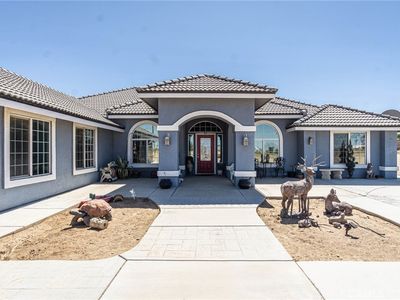 9735 Elsinore Rd, Oak Hills, CA, 92344