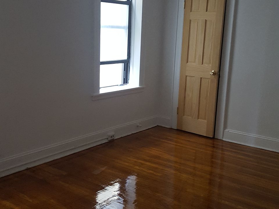 1st image of 26-7 18th St