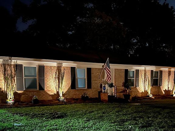 4th image of 2302 Country Place Cir