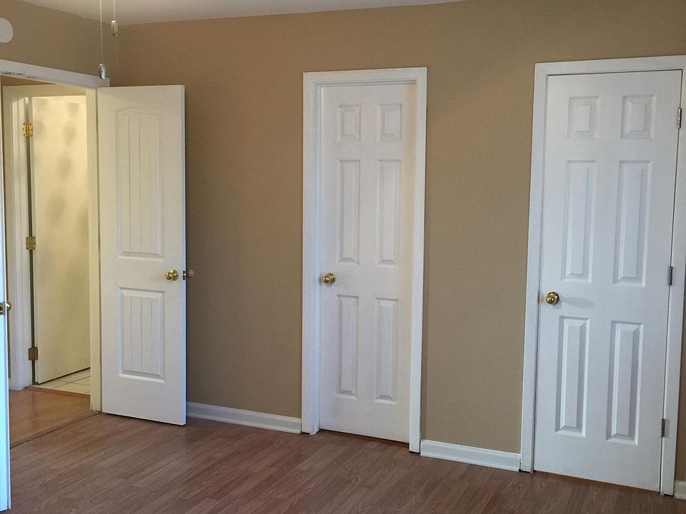 1st image of 3923 Port Dr