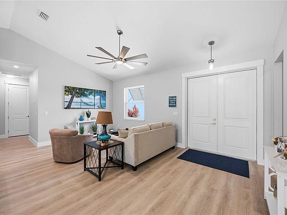 3rd image of 10443 Riverside Rd