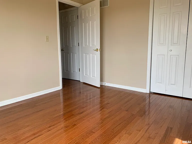 6525 N Kramm Rd — Photo 20