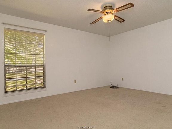 5th image of 1204 Haddox Ct