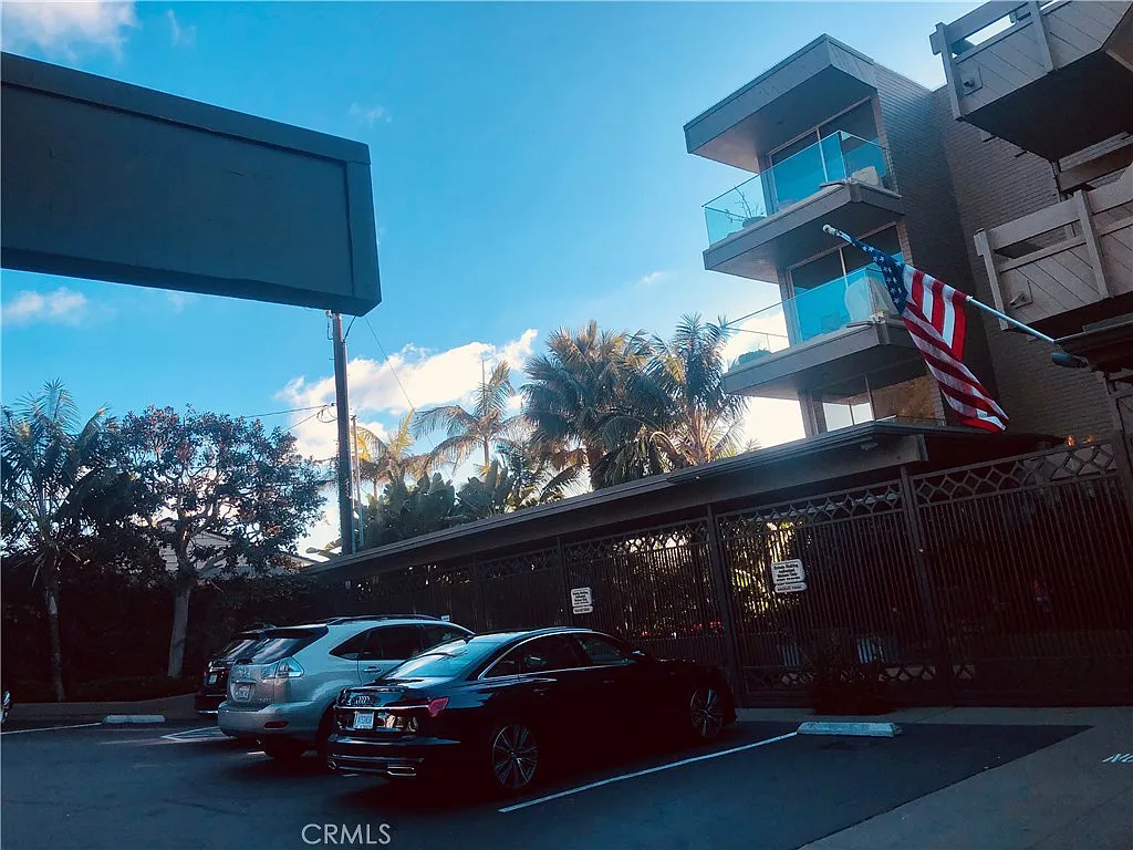 2 bed, 1028 sqft, $8,500 — Photo 3