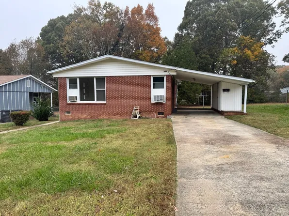 931 Moravia St, Winston Salem, NC 27107