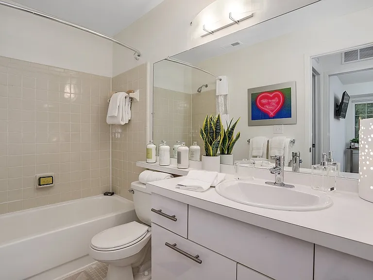 Saddle Creek Apartments — Photo 17