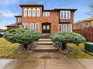 39 Banner Rd, Brampton, ON L6X 4K8