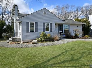 120 Oweno Rd, Mahwah, NJ 07430