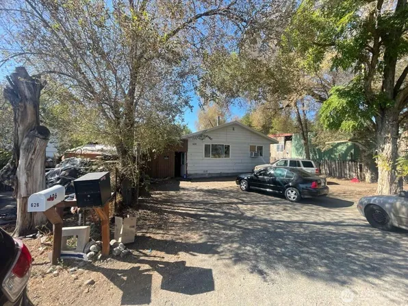 624 Edmonds Street, Omak, WA 98841