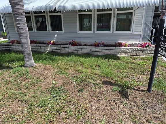 2nd image of 17100 Tamiami Trl #249