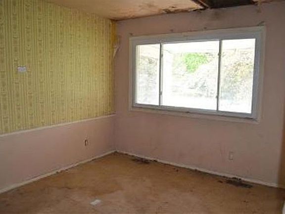 3rd image of 1056 Ramsey Dr