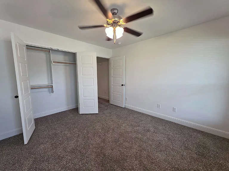2405 Graham Ln — Photo 13