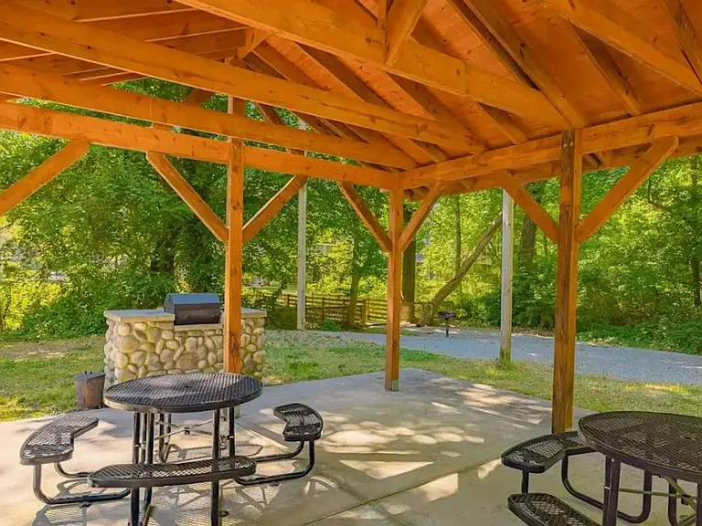 2122 Crossing Way Ct — Photo 13