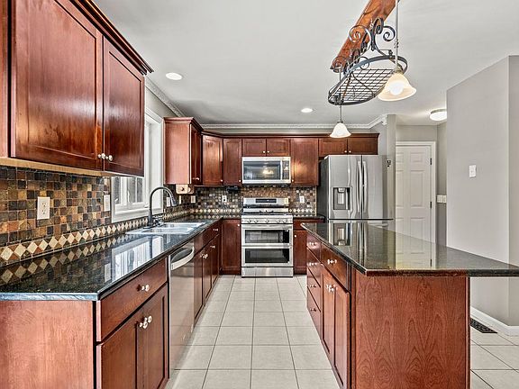 4th image of 401 Wallace Road