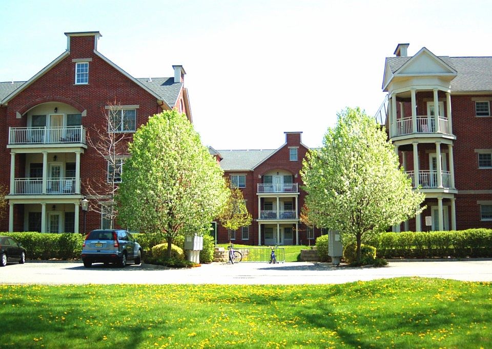 2nd image of 2312 Tenakill Park E