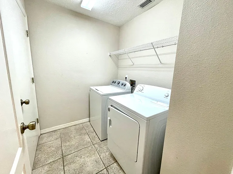 11915 Debary Ct — Photo 6