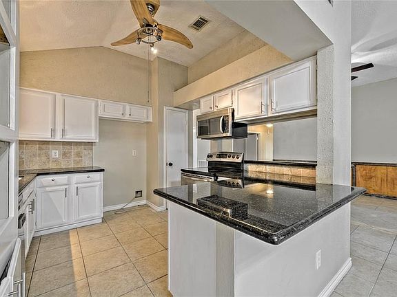 5th image of 3131 Lake Stream Dr