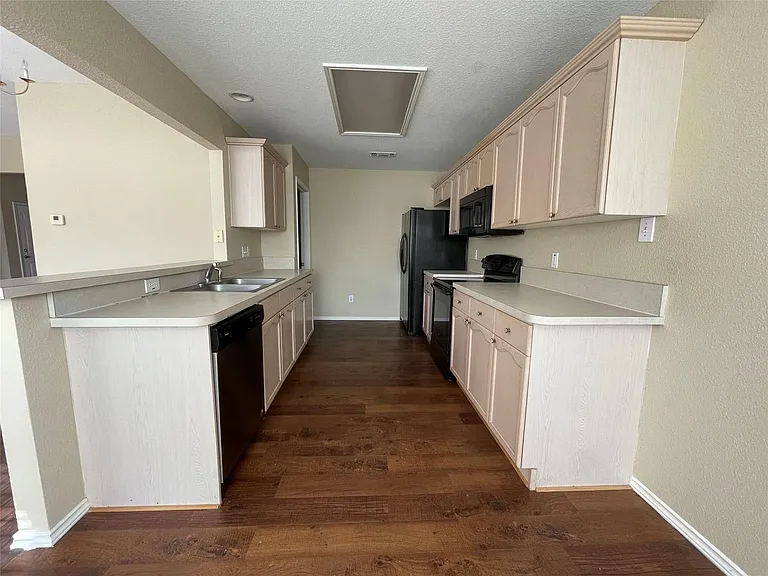 4601 Saint Thomas Pl — Photo 3