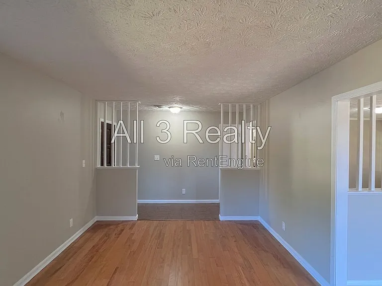 561 Dunbarton Rd — Photo 9