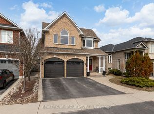 28 Robert Attersley Dr W, Whitby, ON L1R3B2