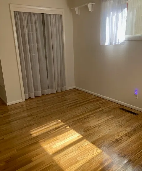 2208 Crestview Dr — Photo 8