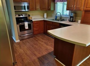 110 Greenbrier Ln, Dunbar, WV 25064