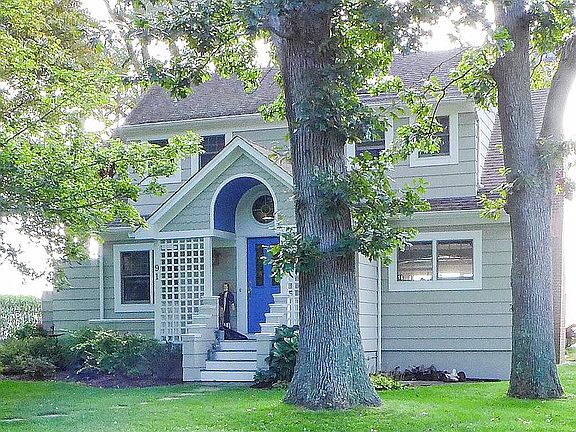 3rd image of 91 Lockitt Dr