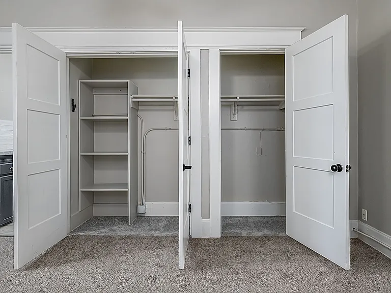 Elegant Renovation! HUGE 1 Bed 1 Bath Available Now! — Photo 26