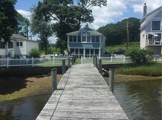 176 Winchester Dr, South Kingstown, RI 02879