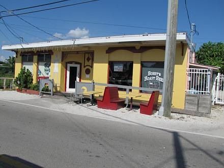 2nd image of 118 Crescent St #122