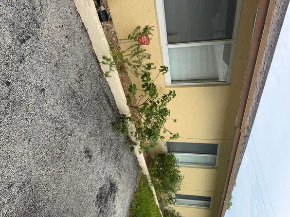 2648 NE 3rd Street NE, Boynton Beach, FL 33435