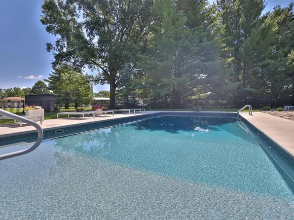 172 Holiday Dam Rd, Edwardsville, IL 62025