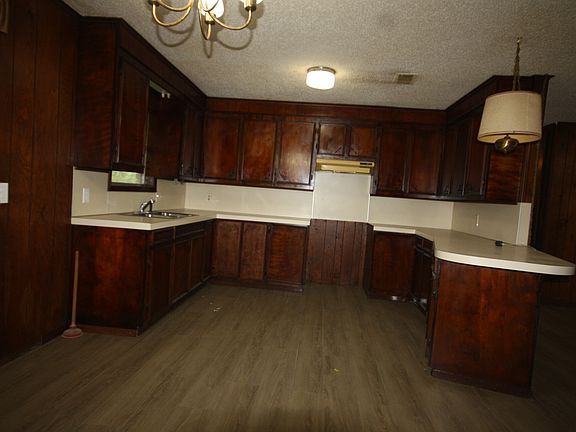 2nd image of 709 W Henderson St