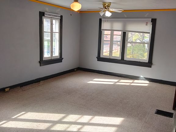 4th image of 2628 N Main St #1/2