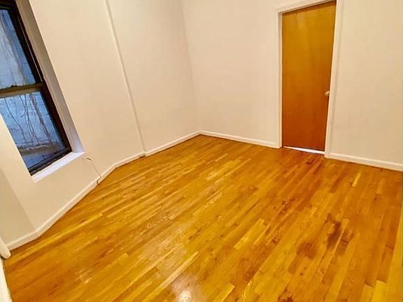 4th image of 1443 York Ave APT 3W