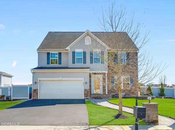 121 Rockrimmon Boulevard, Barnegat, NJ 08005