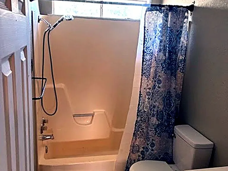 210 N Vanderveer St #7 — Photo 11