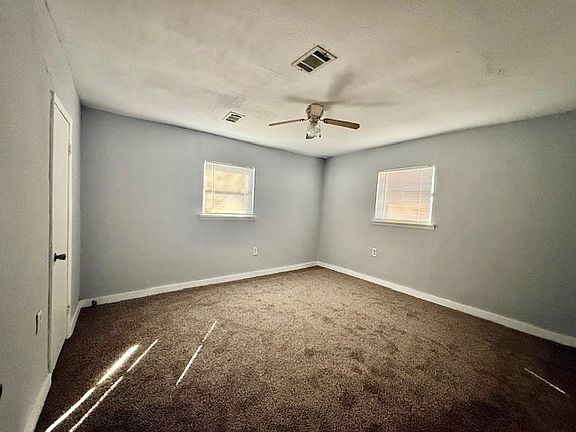 2nd image of 1471 10th St NE