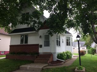 1112 Green St, Manitowoc, WI 54220