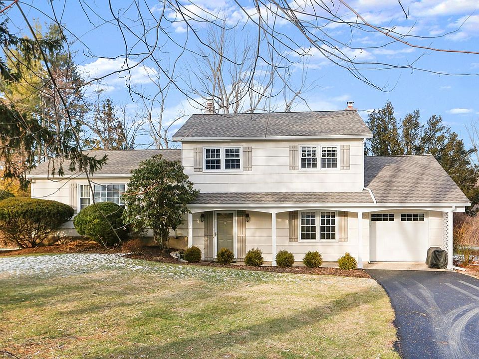 458 Jill Ct Yorktown Heights-large-032-033-032-1500x1000-72dpi.jpg