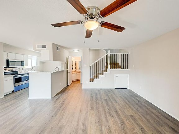 4th image of 18800 Egret Bay Blvd APT 701